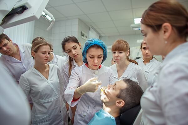 Как объединить работу 27 стоматологических клиник с помощью «1С:Медицина. Стоматологическая клиника». Рассказываем на примере самой крупной стоматологии Пензенской области