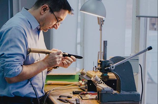 Кейс автоматизации в мастерской по производству кожаных изделий Marcel Robert