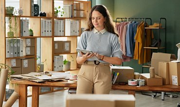 Общаемся с клиентами и продаем в интернете: на сайте, маркетплейсах, в социальных сетях