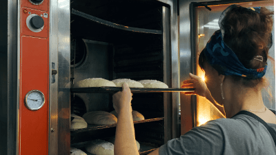 Вкусный рост малого бизнеса: быстрый переход магазина-пекарни на «1С:Управление нашей фирмой»